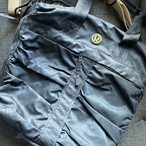 Lululemon gym bag - great quality - used once